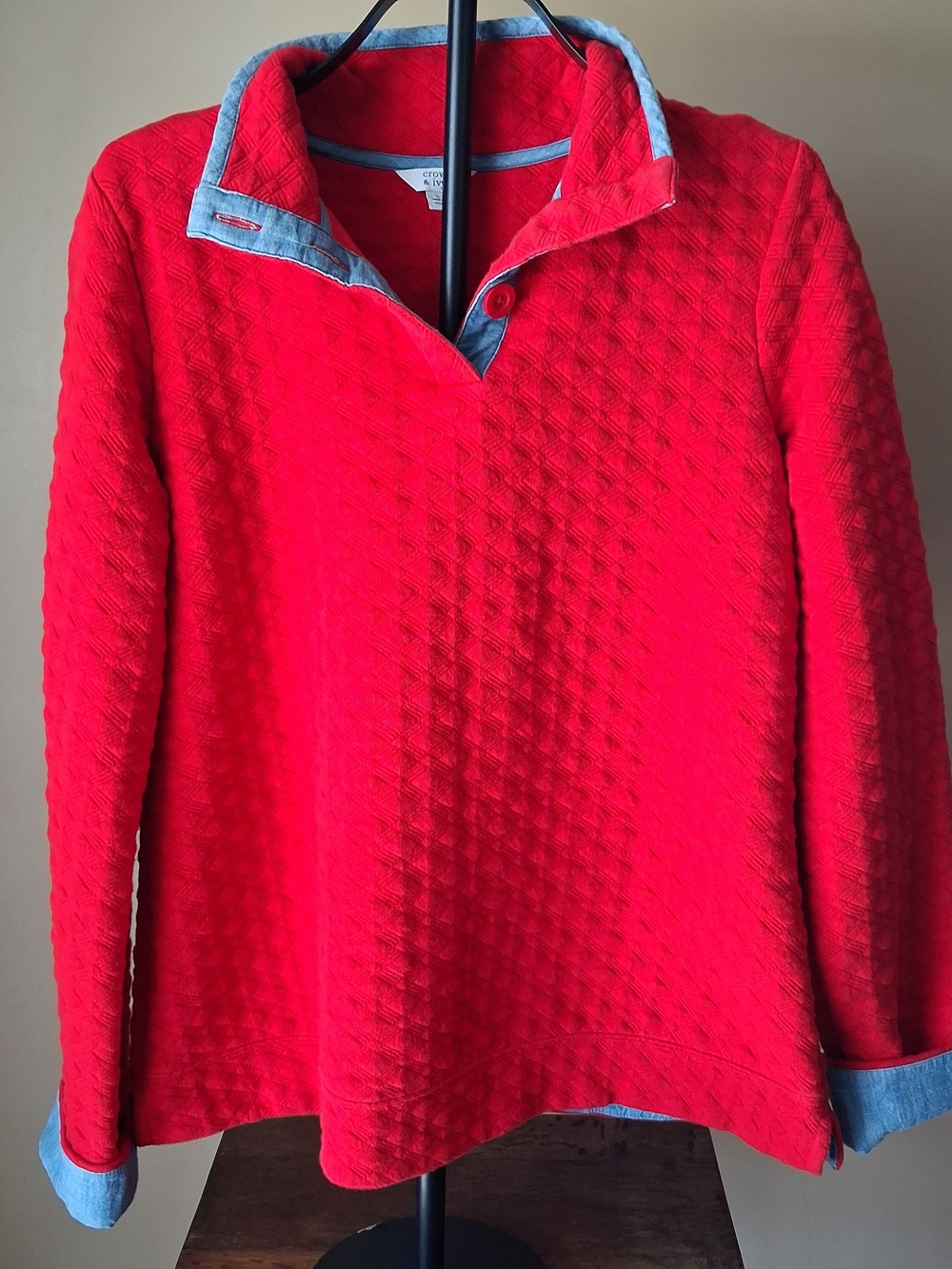 Crown & Ivy Red Quilted Texture 1/4 Button Up Sweater W/Chambray Accents; Sz. L